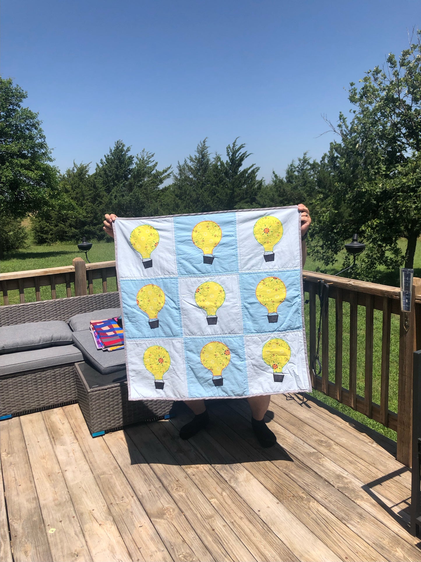 Hot air balloon baby quilt